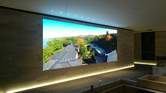 小間距LED顯示屏何時能在在室內(nèi)LED顯示屏顯示市場成熟應用？