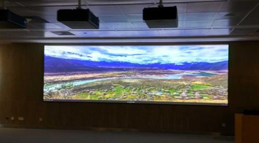 LED顯示屏行業(yè)機遇與挑戰(zhàn)并存，大小廠家發(fā)展需謹防產能過剩