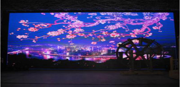 小間距LED顯示屏與傳統(tǒng)顯示屏優(yōu)勢在哪里？