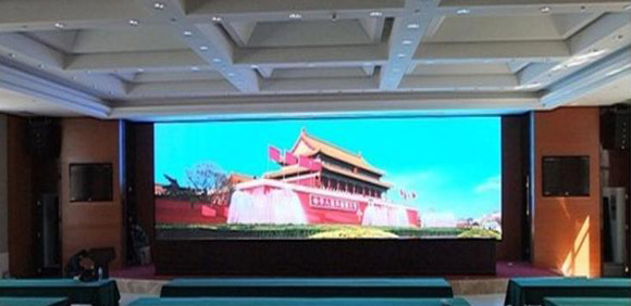 如何選擇合格的室內(nèi)全彩LED顯示屏呢？